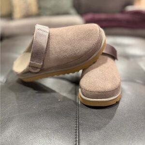 UGG Women’s Goldenstar Clog